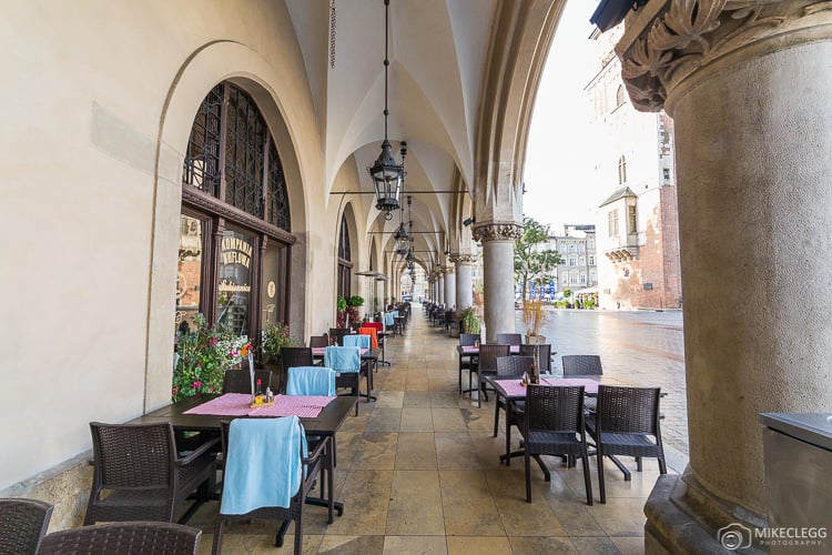 Restaurants along the Cloth Hall