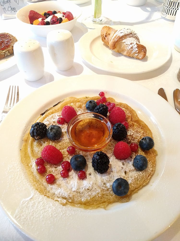 Waffles and Fruit, Breakfast