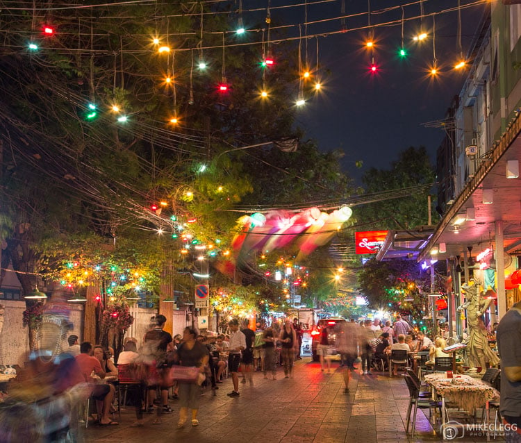 Bangkok - Soi Ram Butri at night