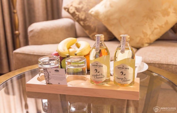 Mandarin Oriental - Club Deluxe - Welcome fruit and drinks