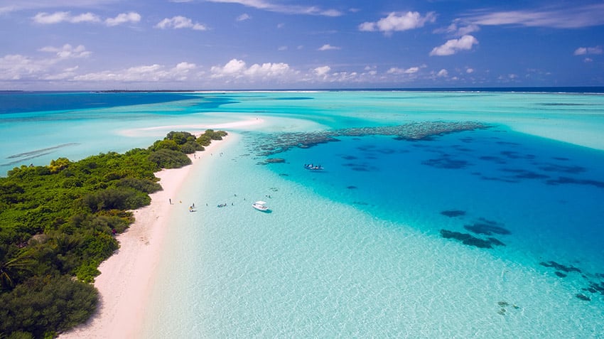 luxury holiday - maldives-via pixabay 1993704_1920