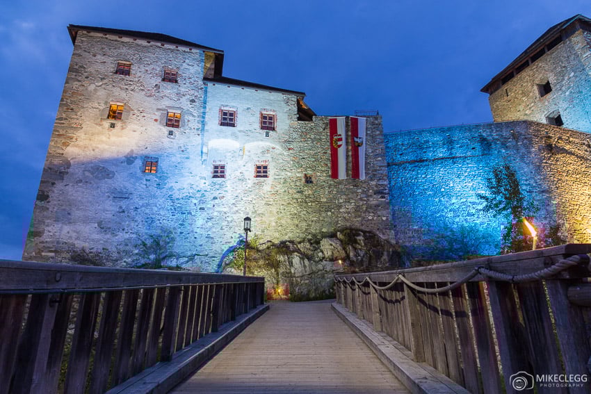 Burg Kaprun at night