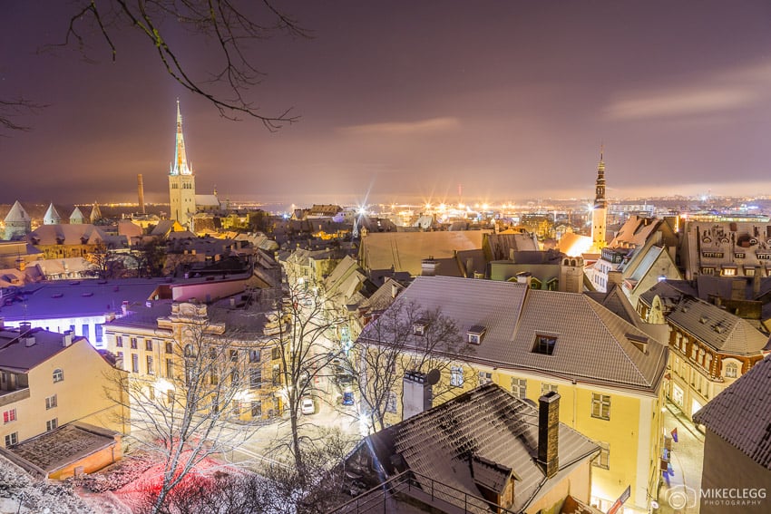 Kohtuotsa-Viewing-Platform-at-night-Tallinn.jpg