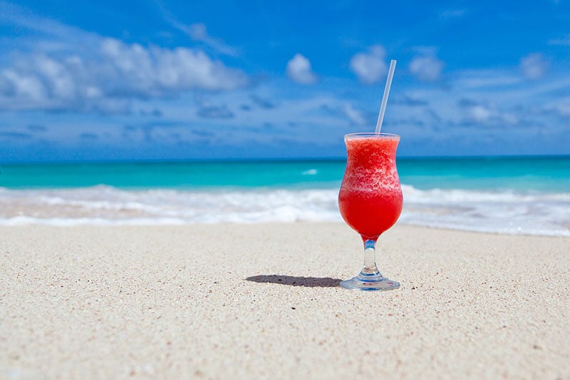Cocktail on a beach - CC0 (Pixabay)