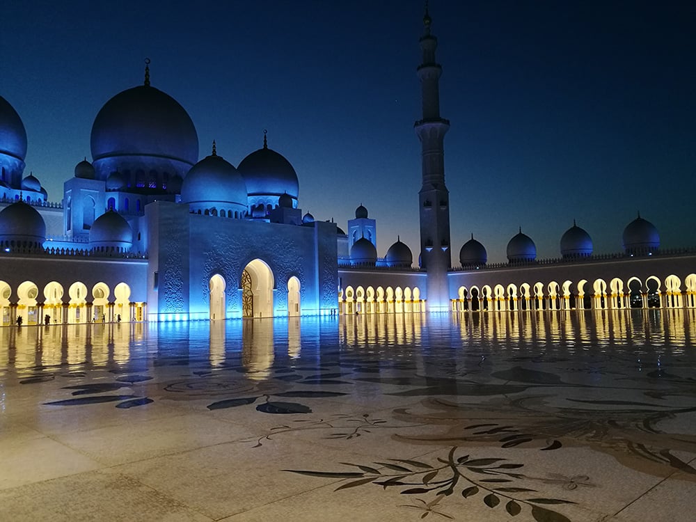 Sheikh Zayed Grand Mosque, Abu Dhabi - Night - Image by @tireless_traveler