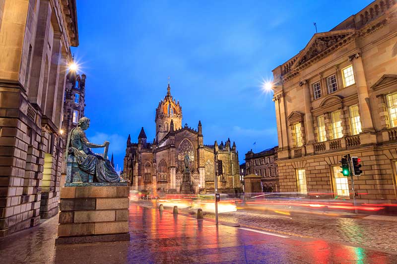 The Royal Mile, Edinburgh - At night