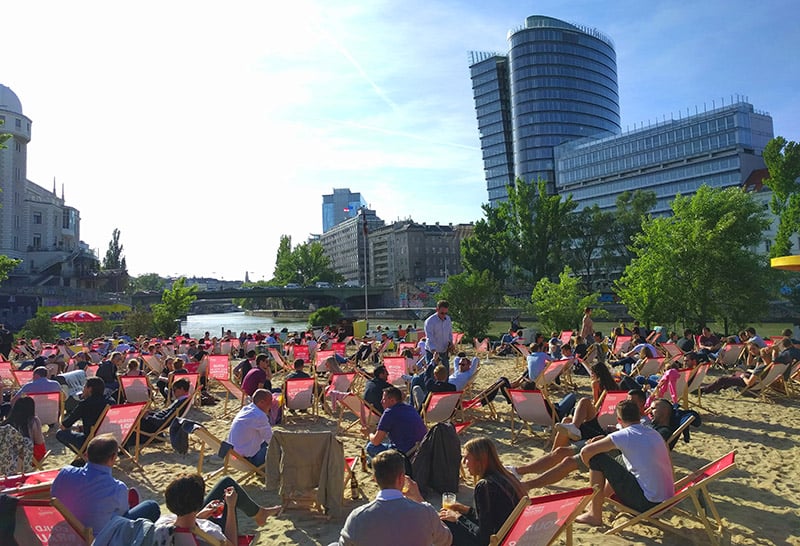 夏の間にウィーンのStrandbar Herrmann