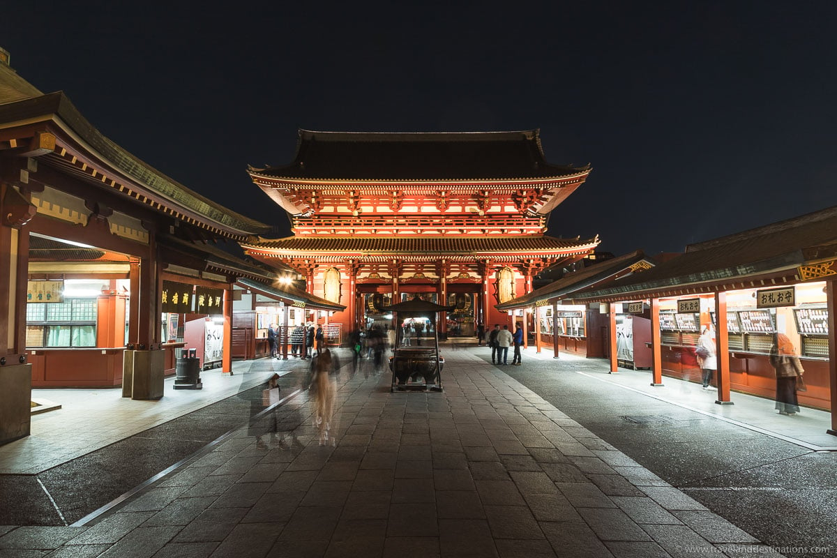 Hozomon gate at Sensoji Temple, Tokyo at night