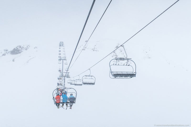 Chair-lifts-in-the-French-Alpes-during-the-winter