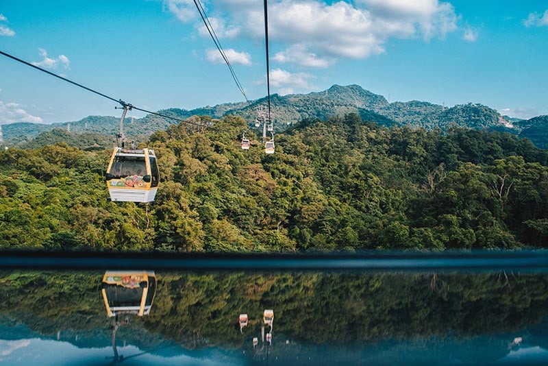 Maokong Gondola by Andrew Haimerl - via Unsplash