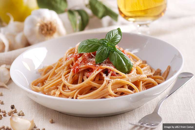 Spaghetti with tomato sauce