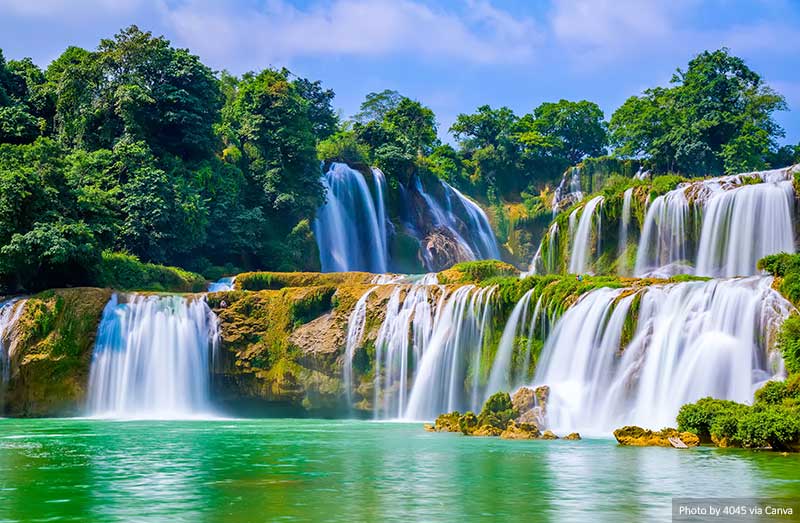 Ban Gioc Detian Waterfalls - closeup